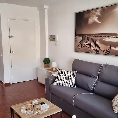 A 200 M De La Playa Con Vista A La Piscina Y Parking Cubierto Gratuito Apartment