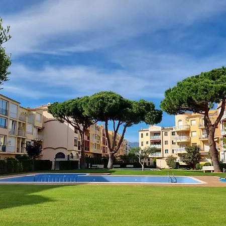 A 200 M De La Playa Con Vista A La Piscina Y Parking Cubierto Gratuito Apartment Empuriabrava