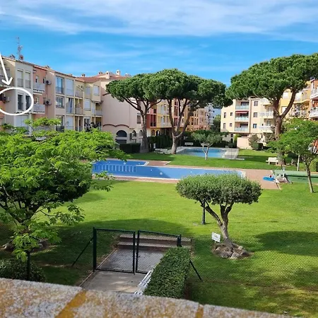 A 200 M De La Playa Con Vista A La Piscina Y Parking Cubierto Gratuito Apartment Empuriabrava